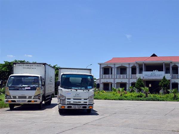 Đội xe chuyển phát nhanh
