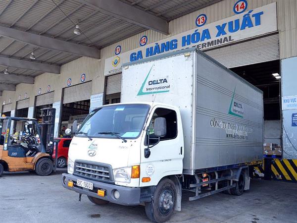 Đội xe chuyển phát nhanh